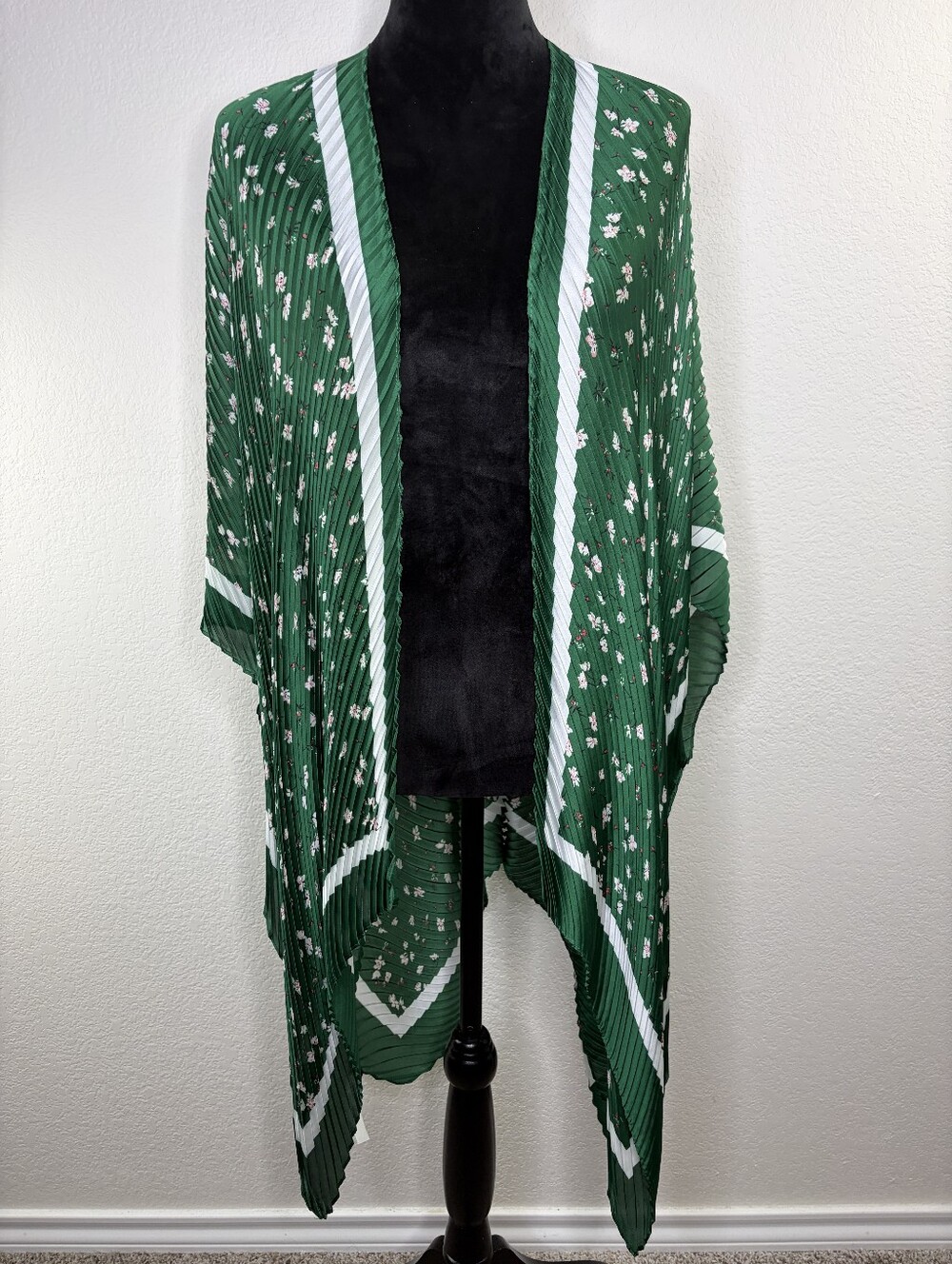 Banana Republic Green Floral Pleated Accordion kimono Shawl OS